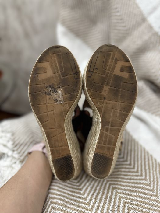 Eleganckie sandały 38 na koturnie espadryle