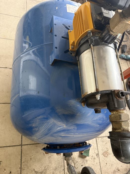 Zbiornik hydroforowy 200L  z pompą