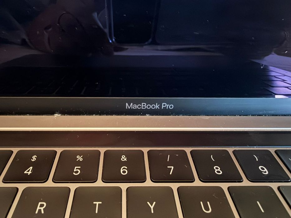 MacBook Pro 13" (2019) – Space Gray – Com Caixa Original