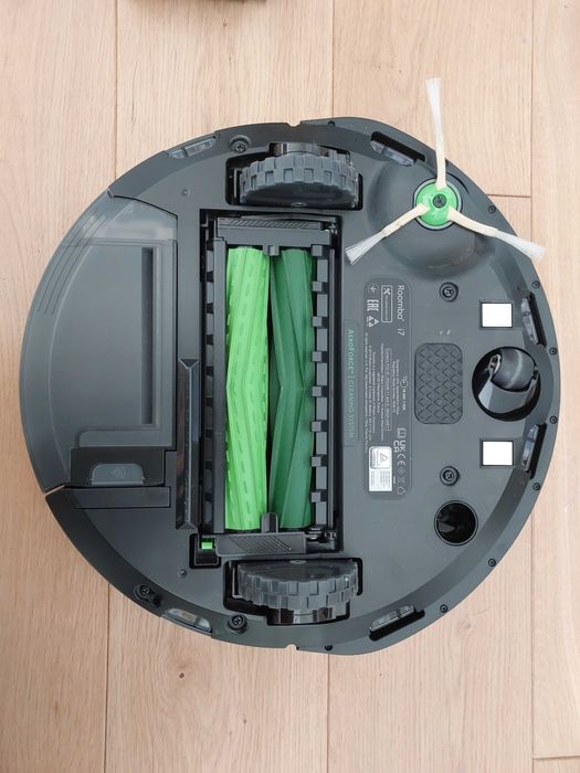 iRobot Roomba i7