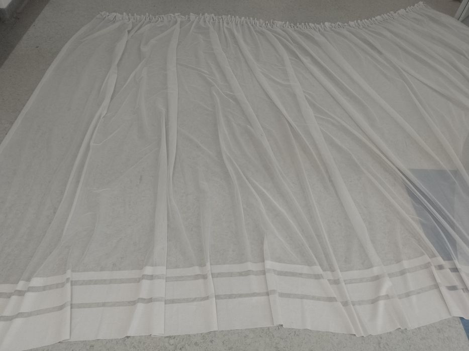 Sprzedam firankę marszczoną 280x230cm.