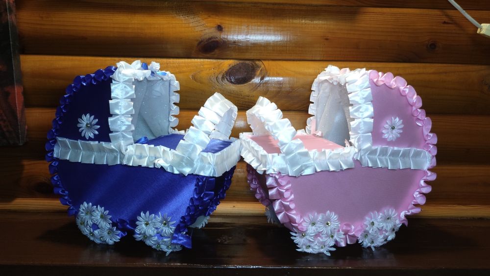 Весільні колиски для збору коштів на хлопчика чи дівчинку