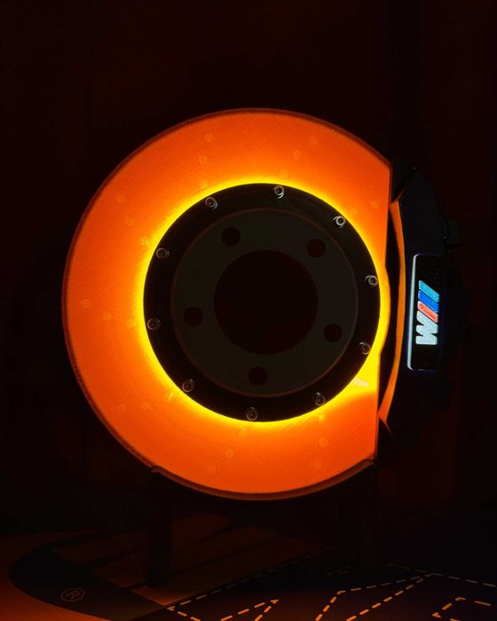BMW Lampa „tarcza hamulcowa” – idealny prezent dla fana aut