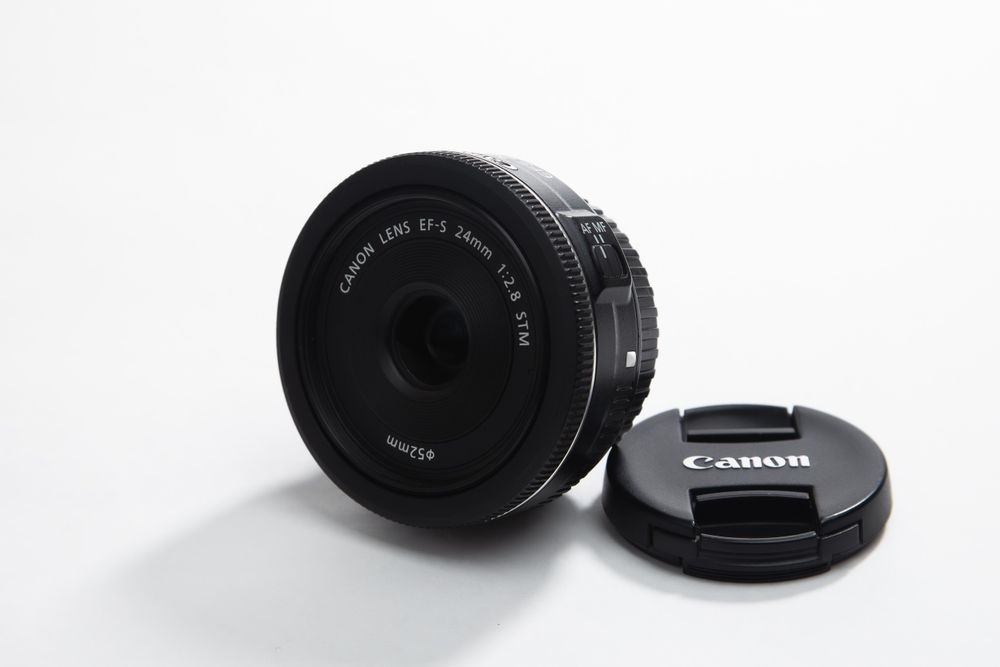 Canon EF-S 24mm f2.8 STM гарний стан