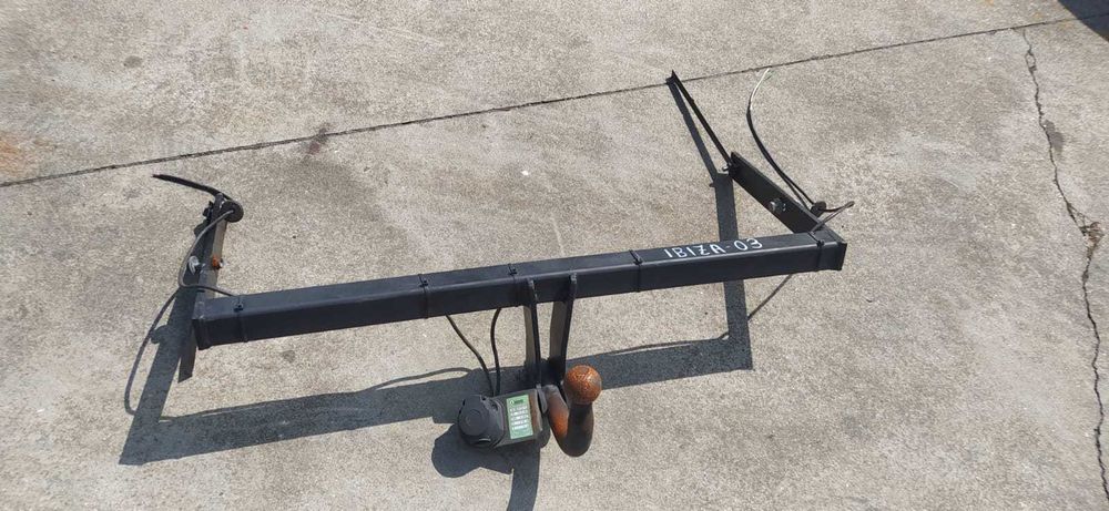 gancho de reboque seat ibiza 6L como novo