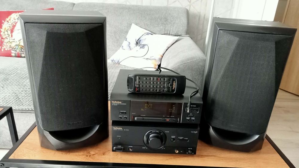 Wieża Technics z głośnikami