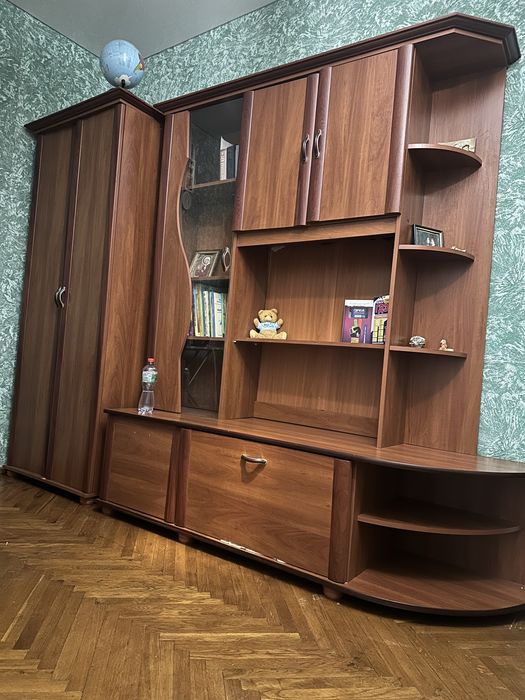 Продам стенку в спальню в отличном состочнии