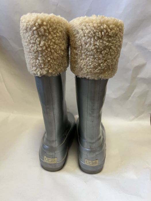 Резиновые сапоги UGG с манжетами и внутри овчина.