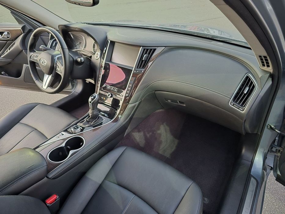 Продам infiniti Q50 в отличном состоянии