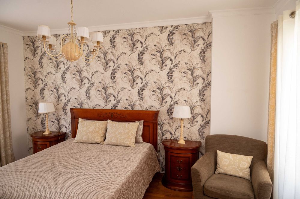 Quarto de Casal em Excelente Estado - Qualidade Molaflex