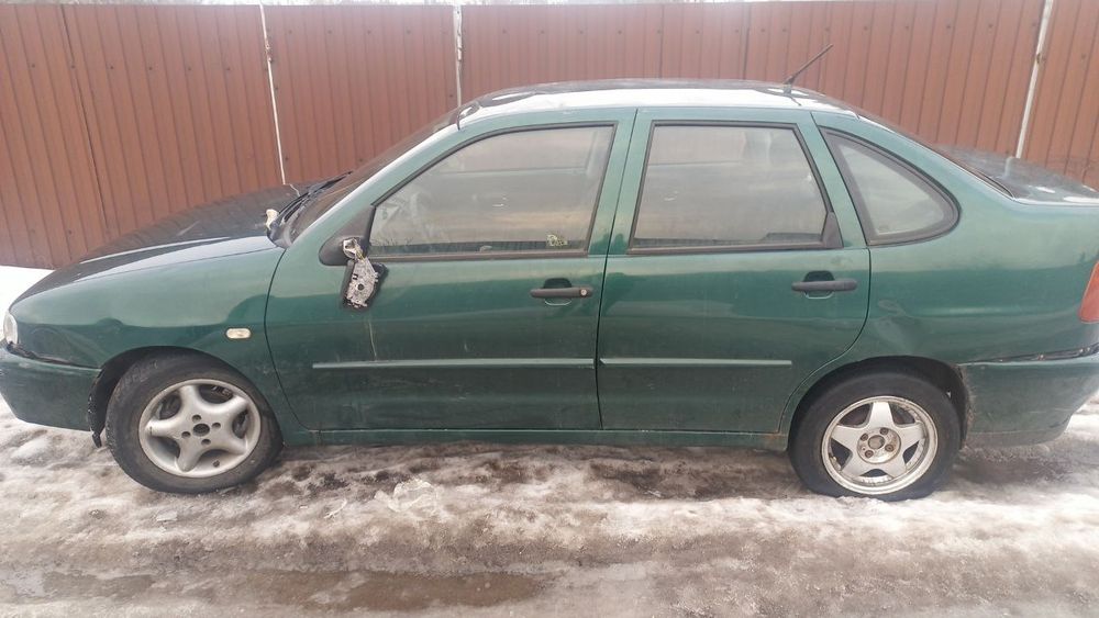 Продам Volkswagen Polo 1.4  бензин