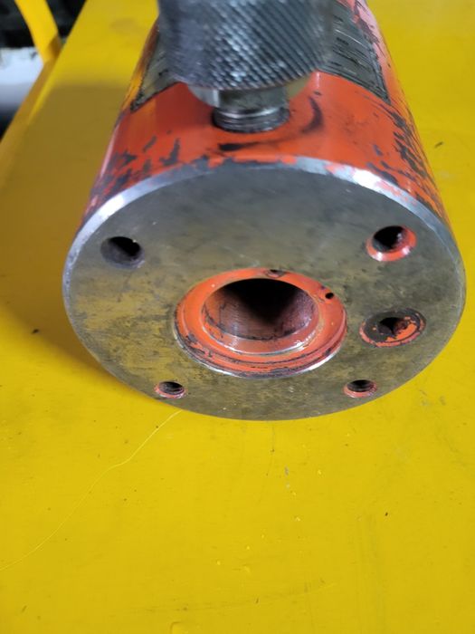 Siłownik hydrauliczny przelotowy Yale 30 ton