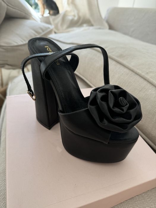 DeeZee czarne sandały na platformie r. 37