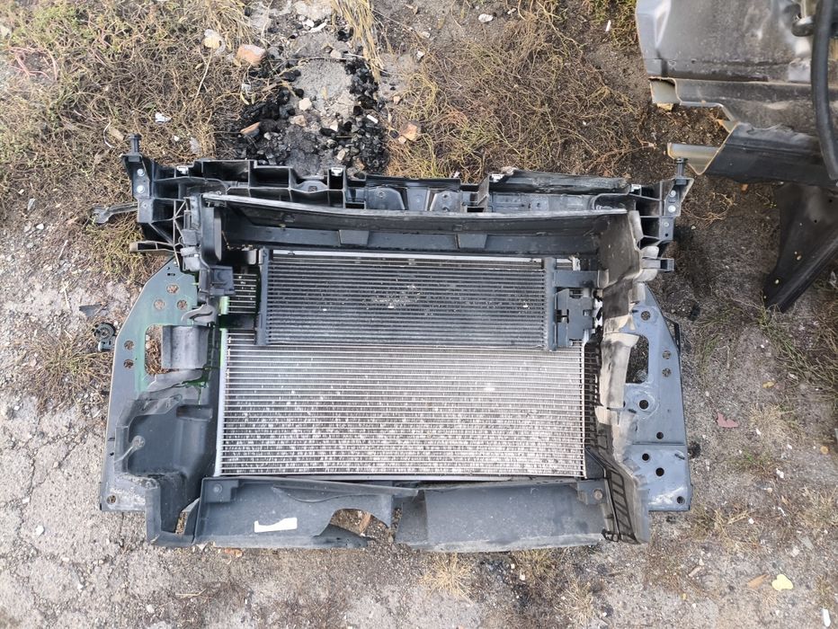 ЧЕТВЕРТЬ передня Jeep COMPASS 2 MP L / R комплектні як на фото