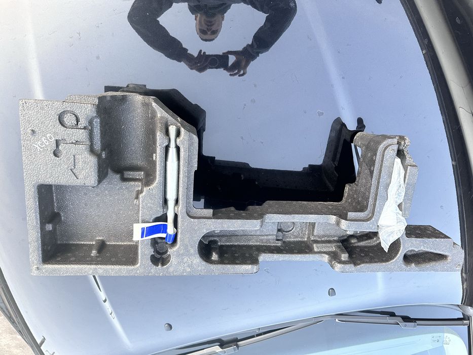 Пінний вкладиш для Volvo XC 60 2017+ року