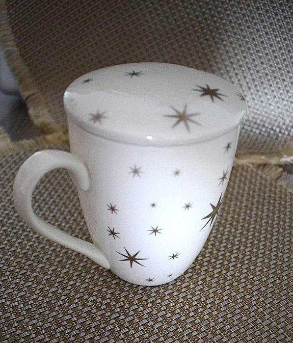 Ceramiczny kubek z przykrywką + drugi gratis .