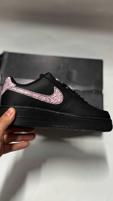 Buty Nike Air Force 1 Swoosh pink, rozmiar 37.5