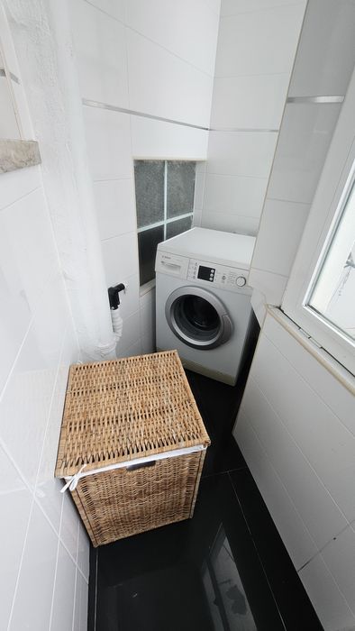 Quarto individual mobiliado — Cacilhas, a 7 min do cais