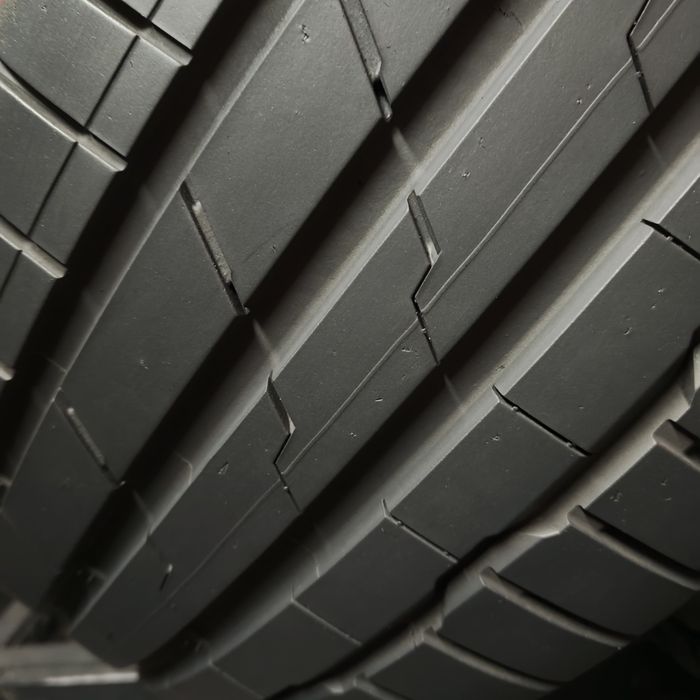 245/45/19 XL Sprzedam parę opon letnich Hankook