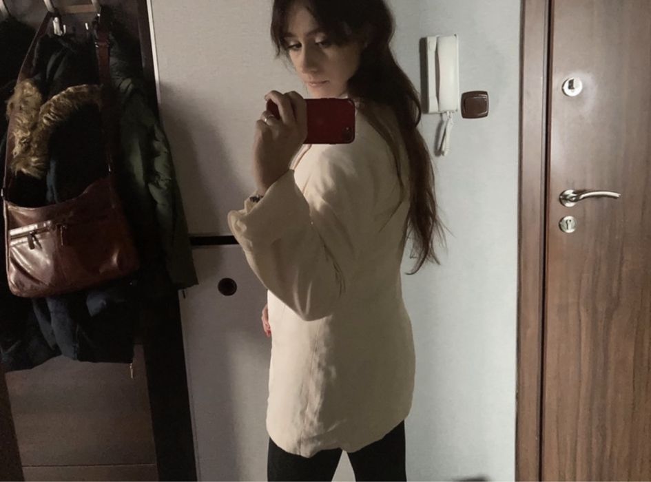 Marynarka w kolorze kremowym