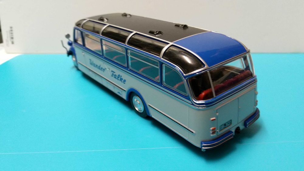 Borgward BO 4000 "Wander Falke" bus: Miniatura Hachette/IXO esc 1/43