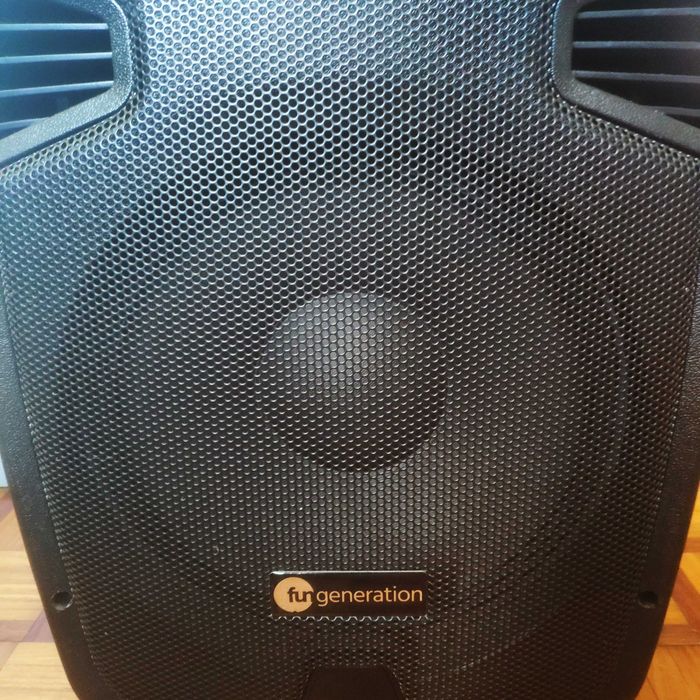 Coluna de SOM - 6oo W - Com rodas