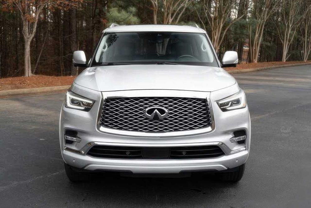 Infiniti QX80      2021