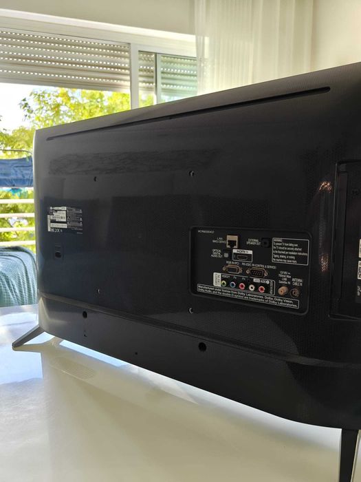 TV LG 32" (32LV340C)