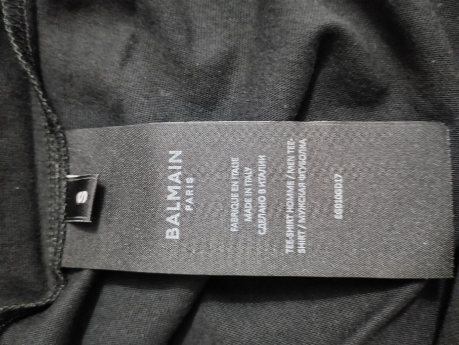 T-shirt Balmaim linda e confortável