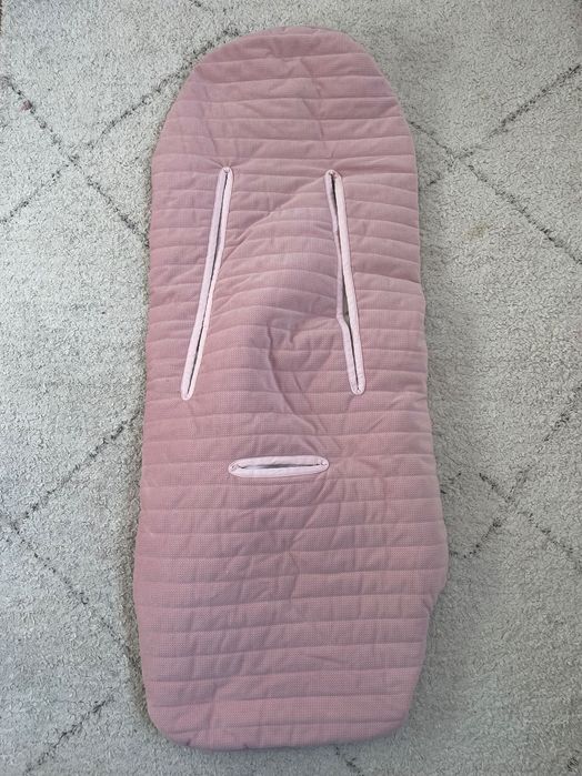 Otulacz do fotelika marki Bolo prawie , jak nowy
