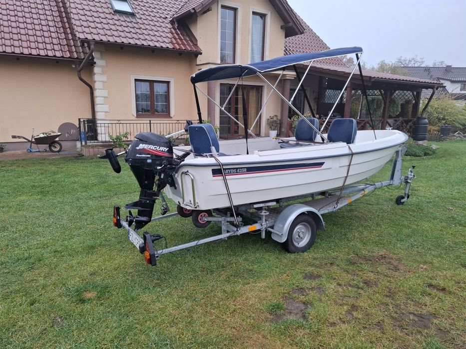Łódka z przyczepką i silnikiem Mercury 8