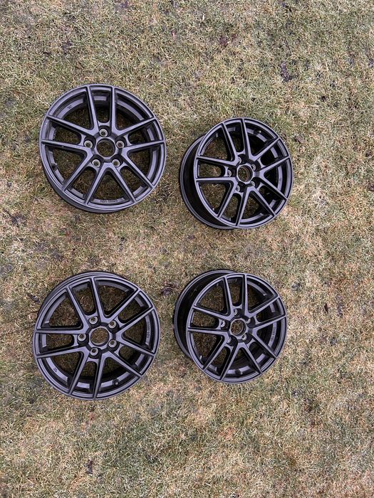 Felgi Aluminiowe 15  Volkswagen GOLF Passat Skoda Seat + dekielki