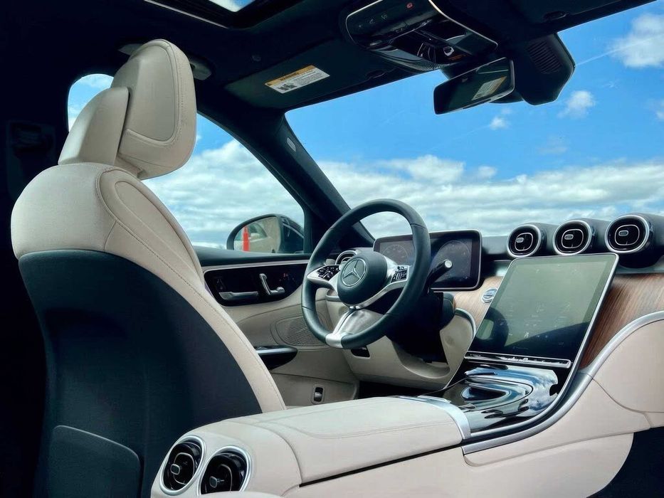 Mercedes-Benz C-Class      2022