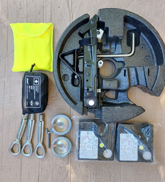 Компресор Mini F55 F54 F56 BMW F48 (Замість Запаски /докатки)