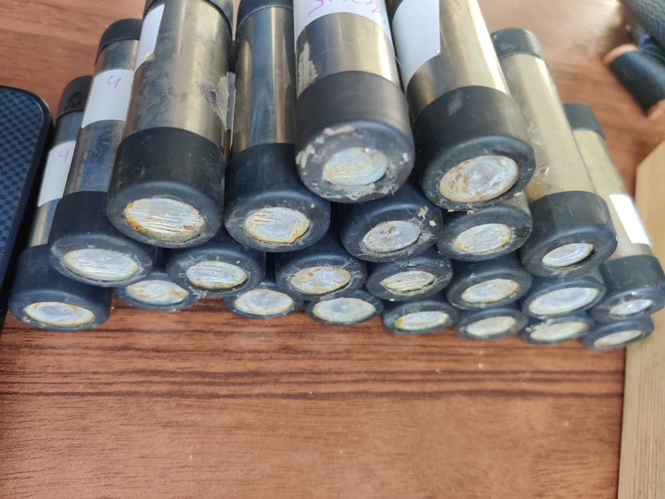 Високотокові акумулятори 21700 тесла