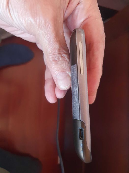 Old Mobile Phone64737962512001123