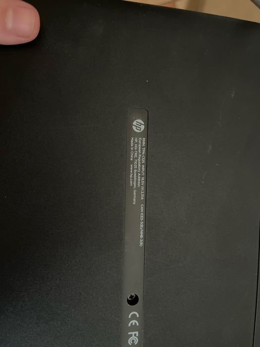 Продаю ноутбук HP 15-ay000ur