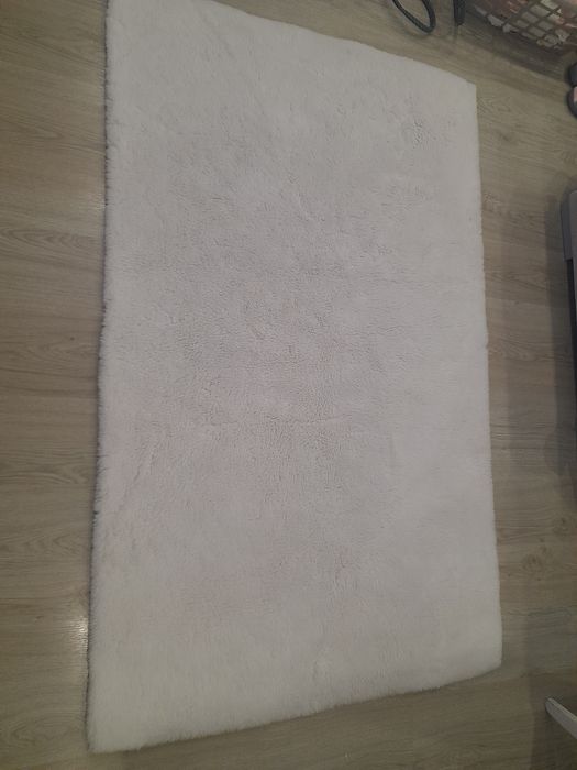 Tapete branco como novo