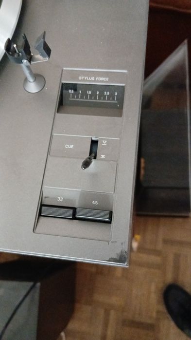 Gira Discos Philips AF 677 semi Automatico