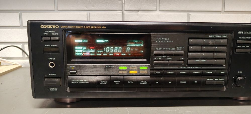 Amplituner ONKYO TX-7830