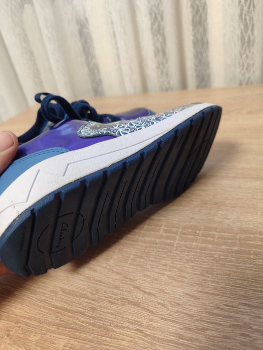 Кросівки ,Clarks Adven Jump / спортивні туфлі для дівчаток / EU 34