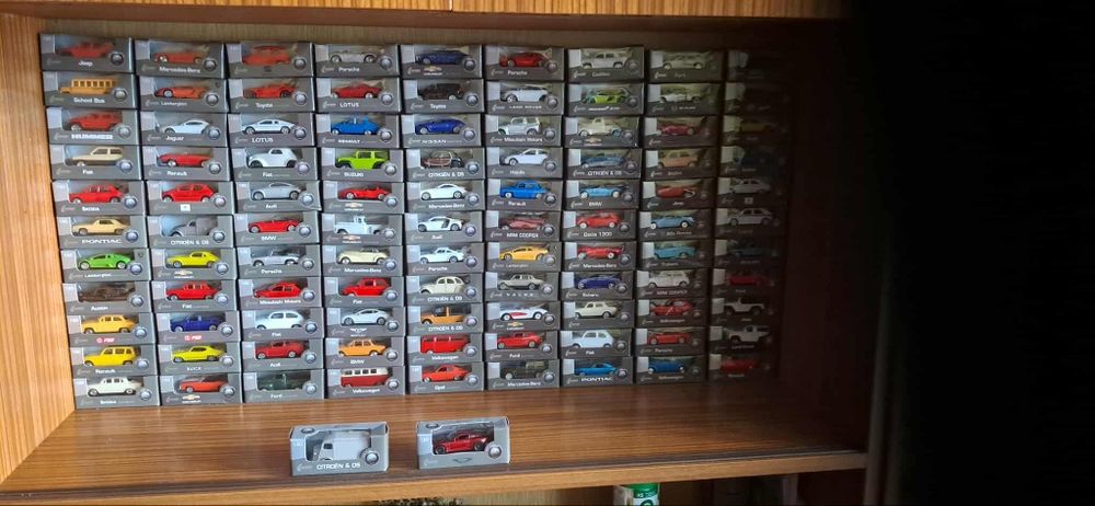 103 kolekcjonerskie  auta z całego świata odbior tylko osobisty i kont