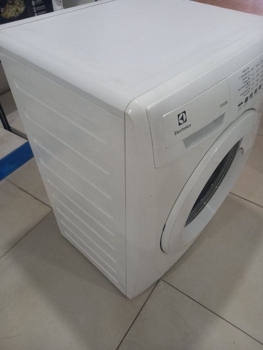 НАЙНИЖЧІ ЦІНИ. ВЕЛИКИЙ ВИБІР. Пральна машина Electrolux 7 kg. DlRQ