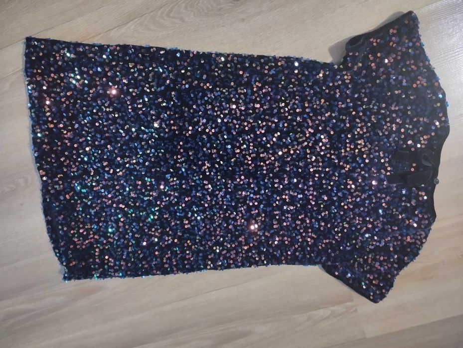 Sukienka cekinowa r.146