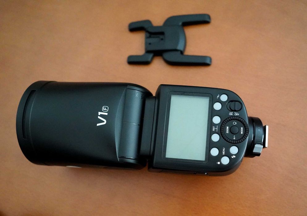 Godox Speedlite V1 - para Fujifilm
