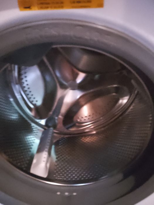 Sprzedam pralkę Whirlpool uszkodzoną 2,5 letnią