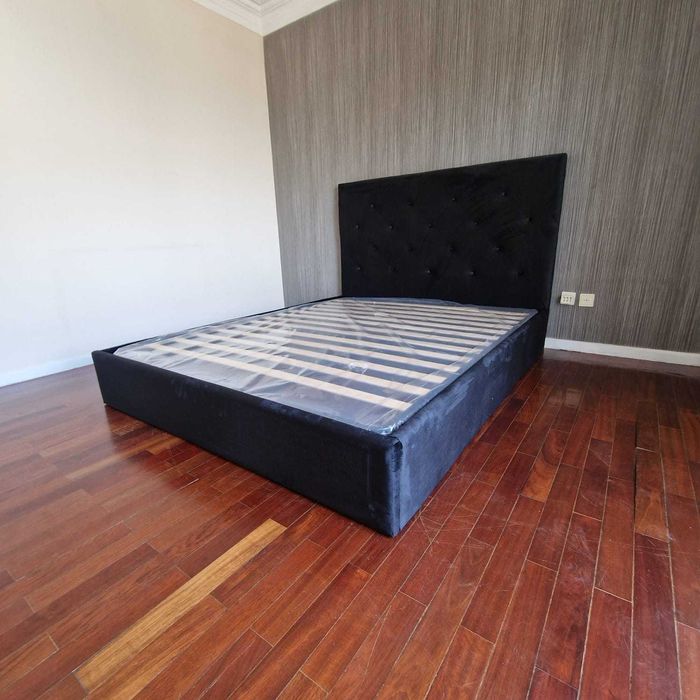 Camas De Casal Estofadas Top de Gama 190x140m Estrado Incluído 199€ !!