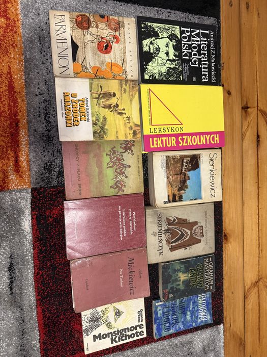 Lektury i pomoce naukowe