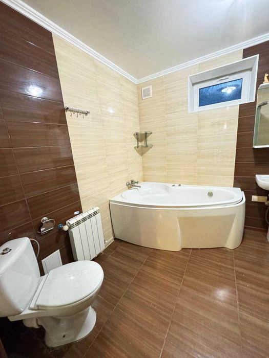 Продам сучасний 2-поверховий будинок у с. Кочережки