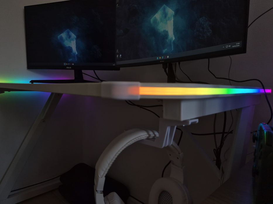 GTX 709W Luminus Secretária Gaming RGB